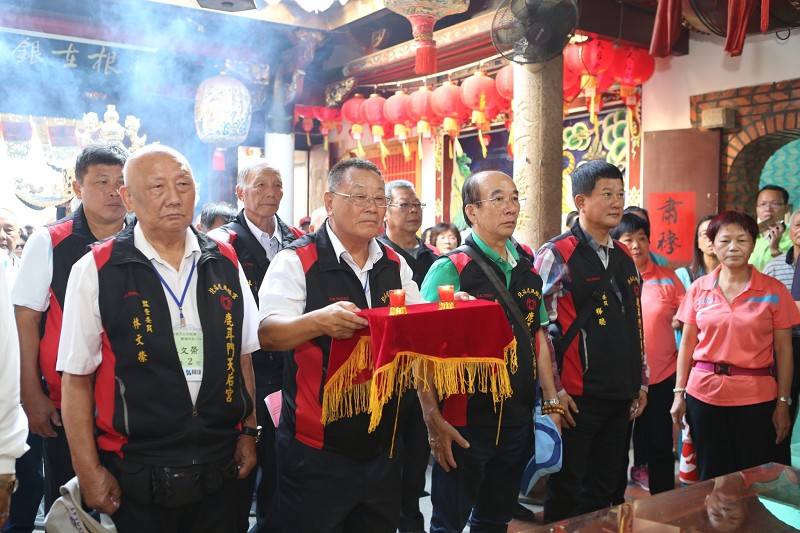 赴銀同天后宮行祭拜禮